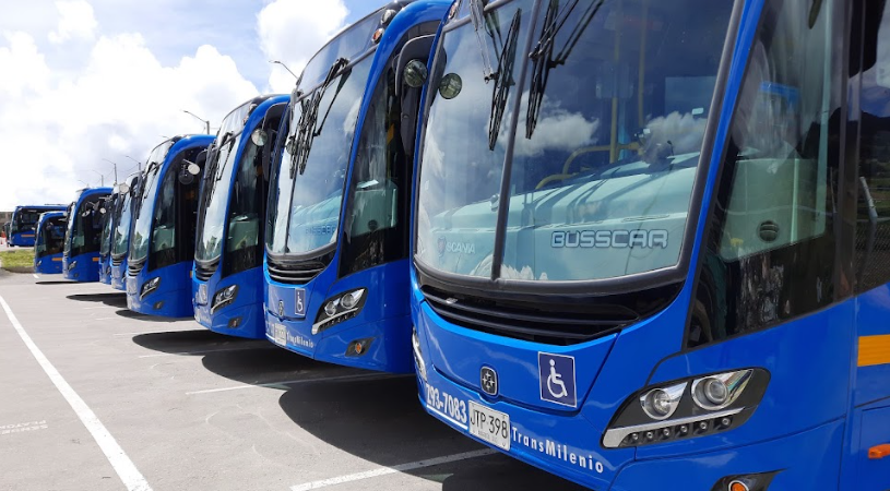 Fotografía de padrones a gas en fila