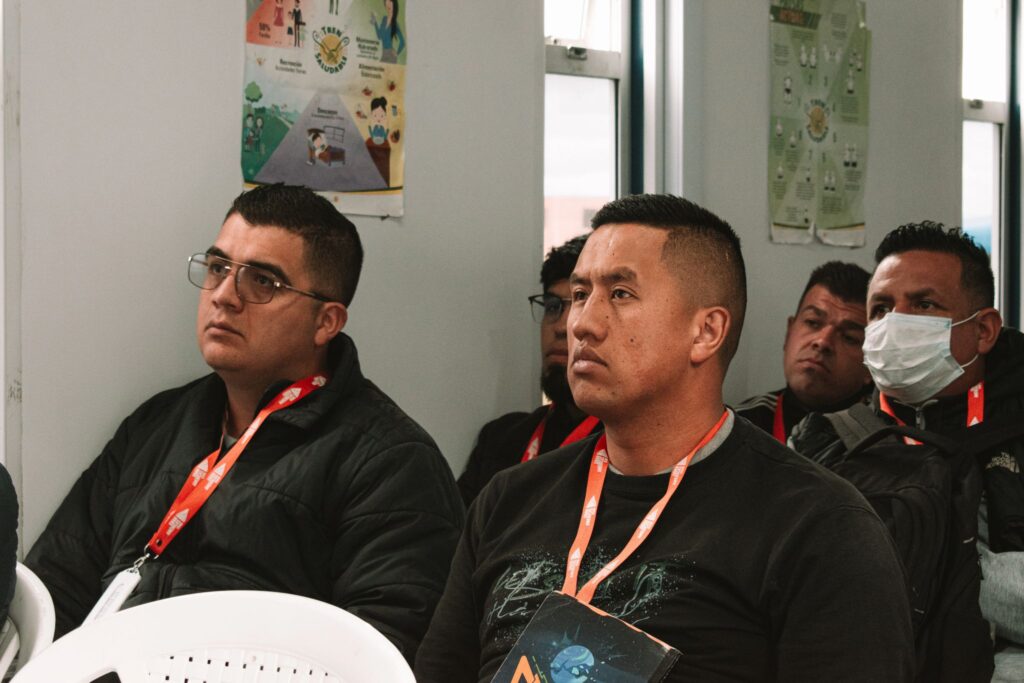 Colaboradores GAU durante la visita de Munkis